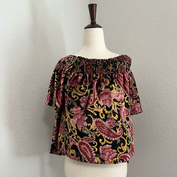 Seen Worn Kept Off-The-Shoulder Velvet Top - Picture 2 of 7